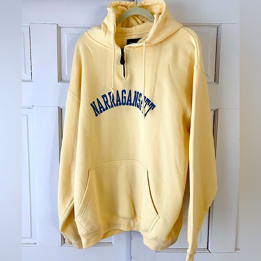 2XL NWOT Sweatshirt Narragansett. Yellow with hood. Super heavy weight.